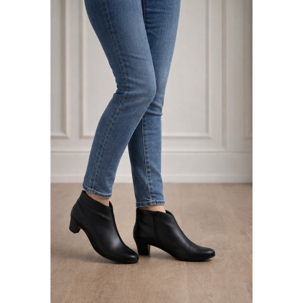 NEW David Tate Black Leather Ankle Boots 10N Minimalist Classic